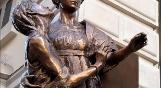 STATUAGIULIADUBAROLO